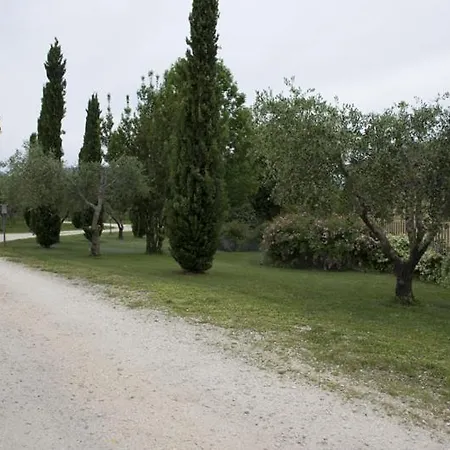 Scuderie Della Contea * Sutri